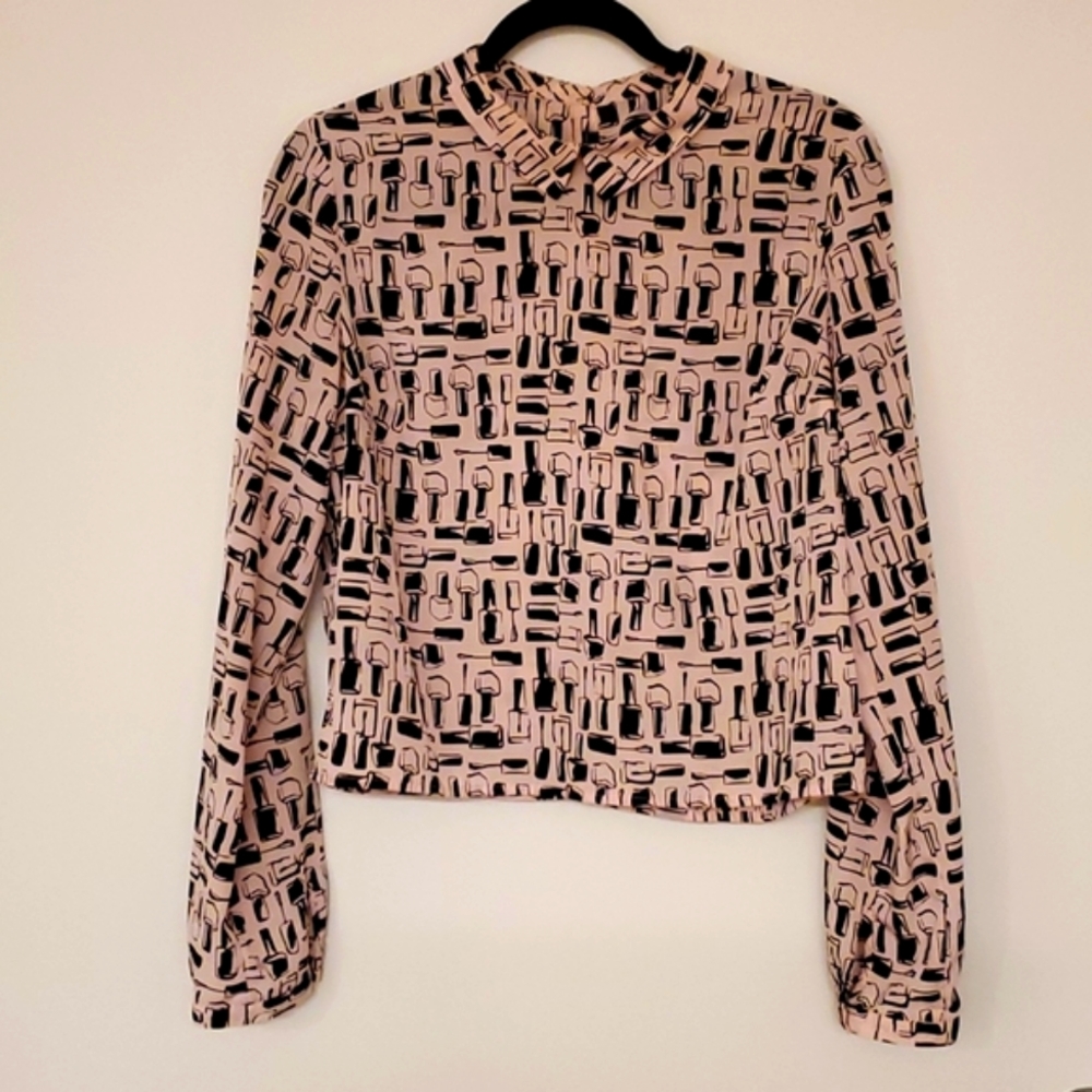 Nail polish bottles & brushes graphic•pale pink, blush long sleeve top•m/l•EUC•